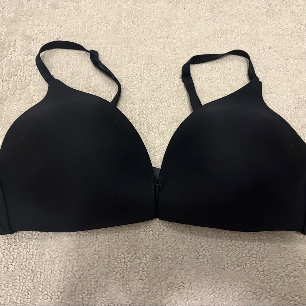 Victoria's Secret Wireless Black Bra